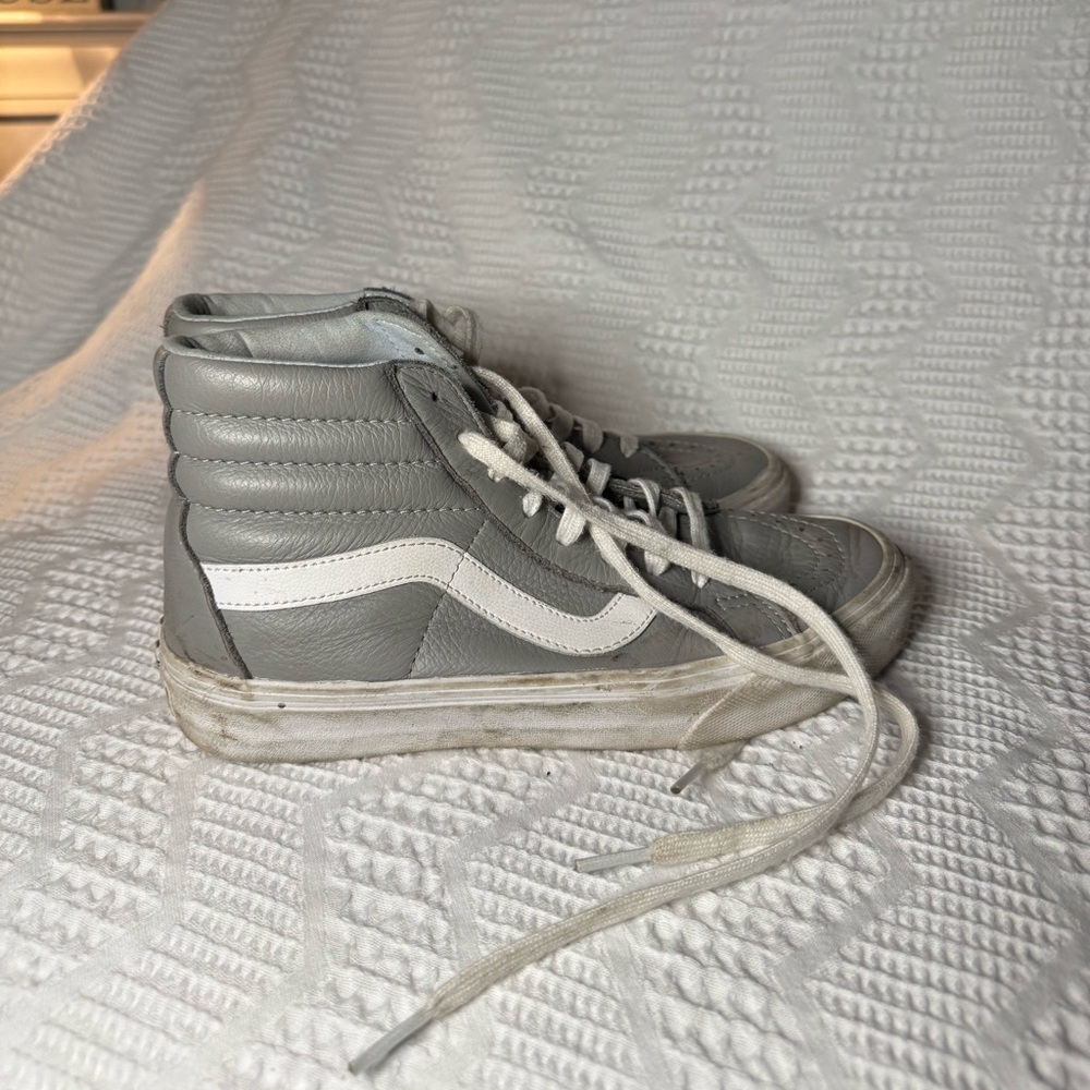 Women’s Vans Gray Sneakers 
Size 7 women’s